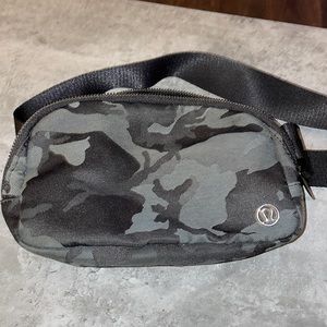 Lululemon Belt Bag - Camo